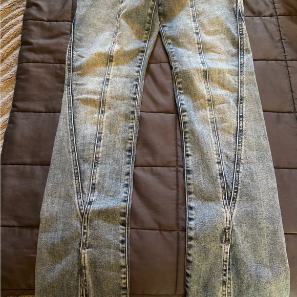 Express Skyscraper Mid Rise Jeans - Picture 3 of 5